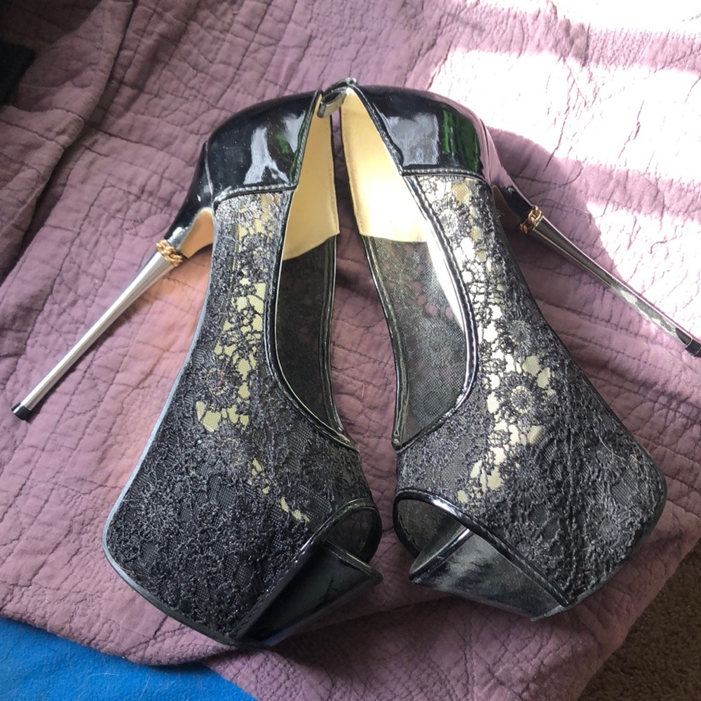 Heels - Picture 2 of 4